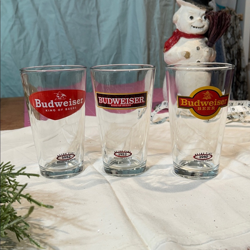 Budweiser Logo 14 piece Glass Set - Red and Black Accents - Picture 3 of 4